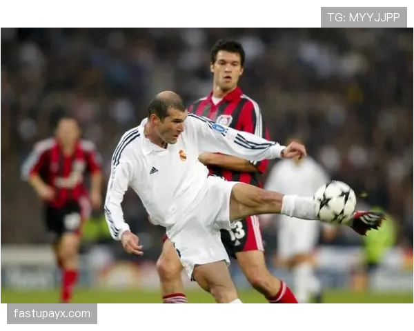 贝林厄姆 vs 齐达内:皇马中场核心的传承与差异 贝林厄姆 vs 齐达内:皇马中场核心的传承与差异